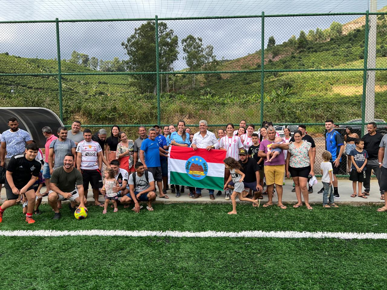 A Prefeitura Municipal de Brejetuba inaugurou um Campo de Futebol Society no Distrito de São Jorge