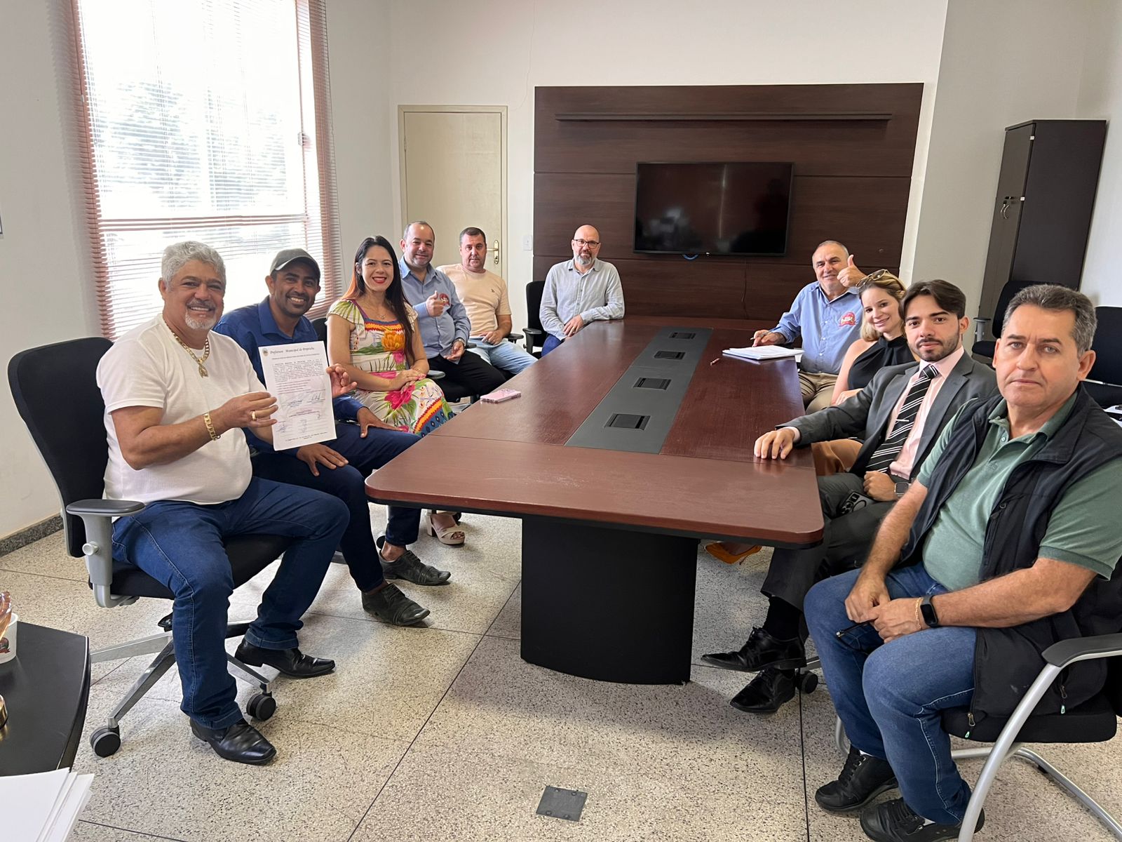 Imagem da notícia: Ordem de Serviço Para a Reforma de Escolas Municipais!