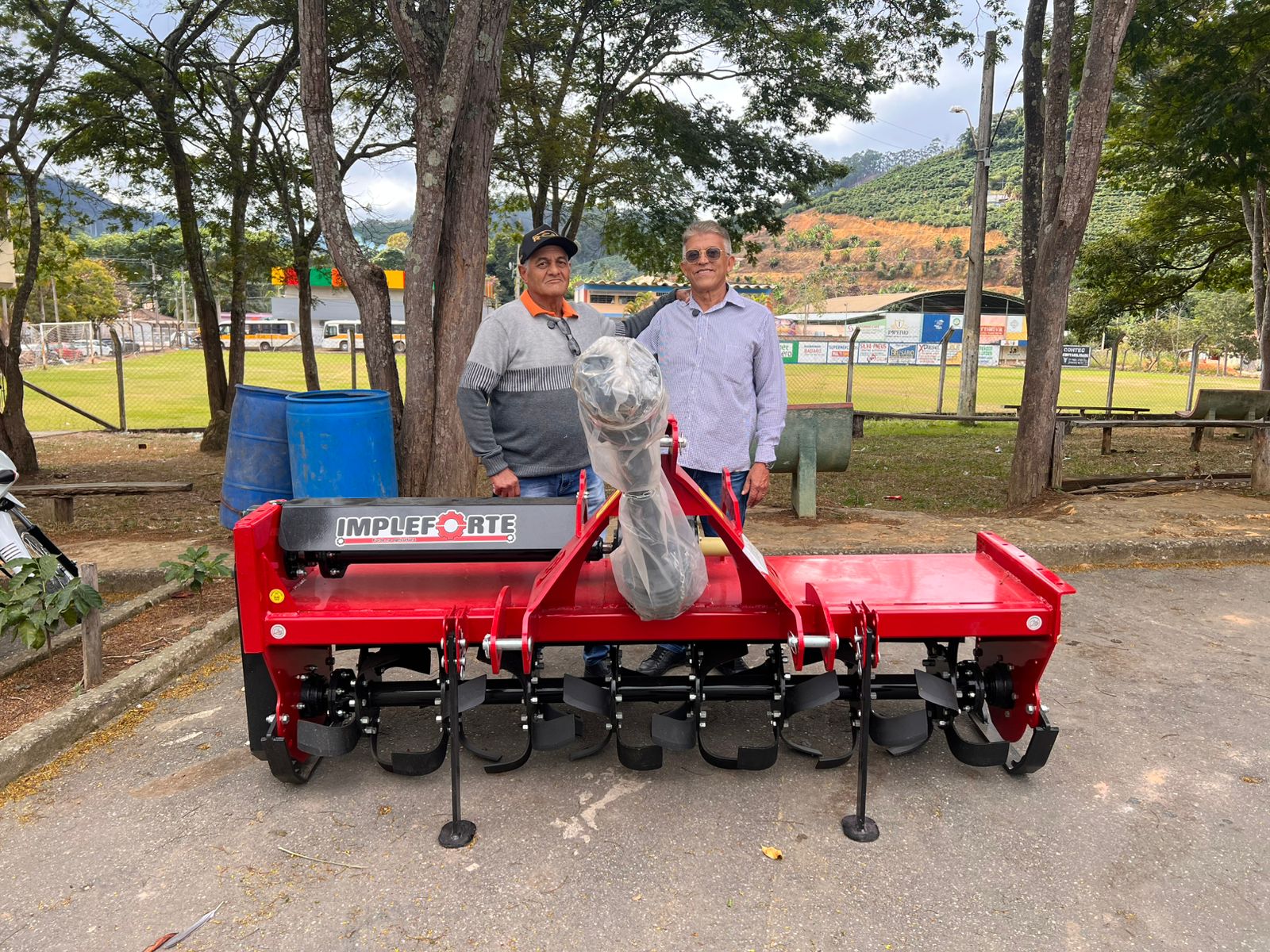 Imagem da notícia: Novo implemento agrícola para a Associação de Produtores Rurais de Brejaubinha!